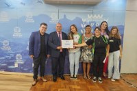 Câmara homenageia estudante cachoeirense premiada em concurso nacional de redação